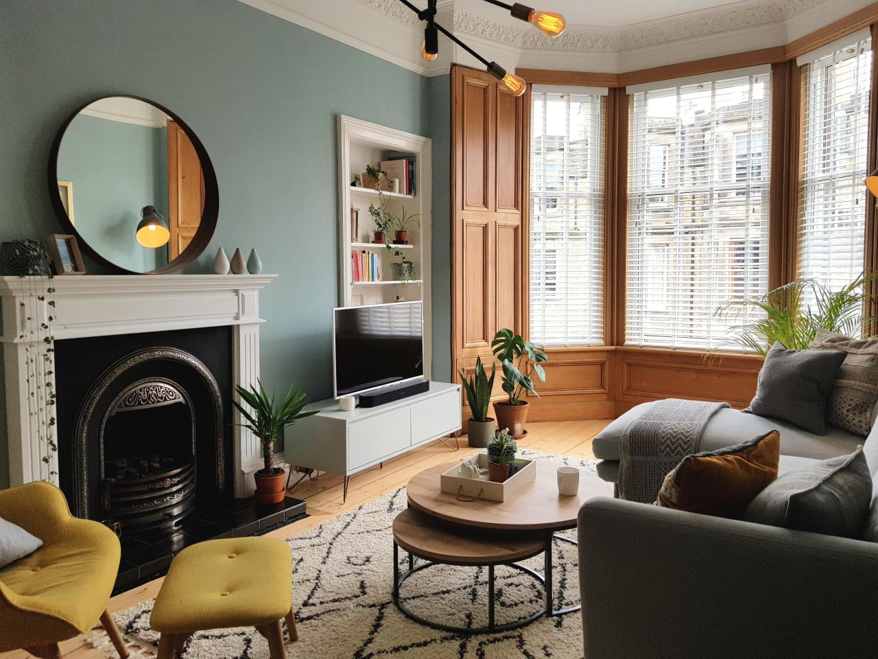 Modern Victorian: Contemporary Twist on Classic Victorian Living Room Design Ideas