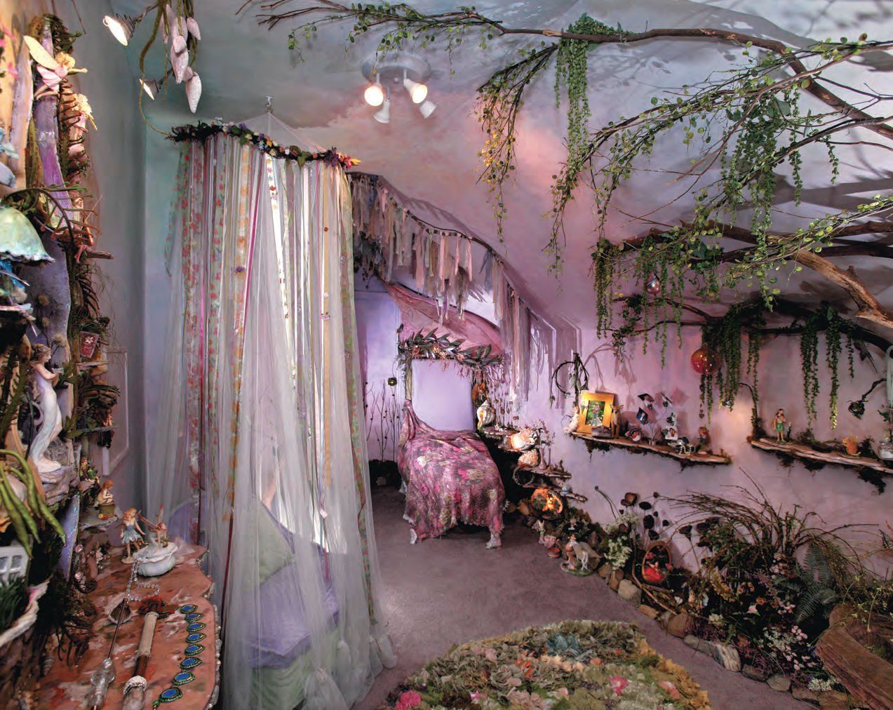 Whimsical Wonderland: Fantasy-Inspired Bedroom Decor