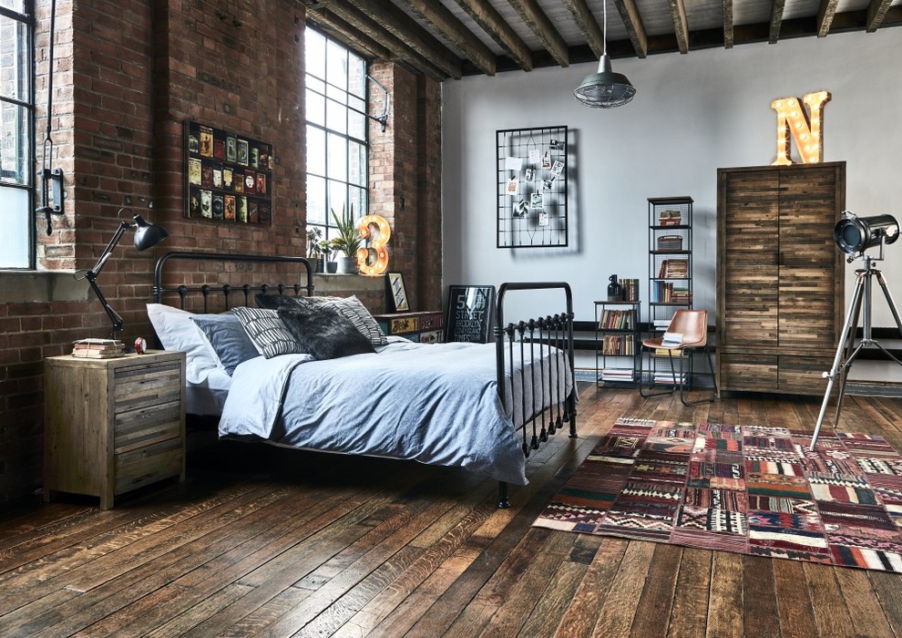Urban Loft Living: Industrial-Chic Bedroom Design