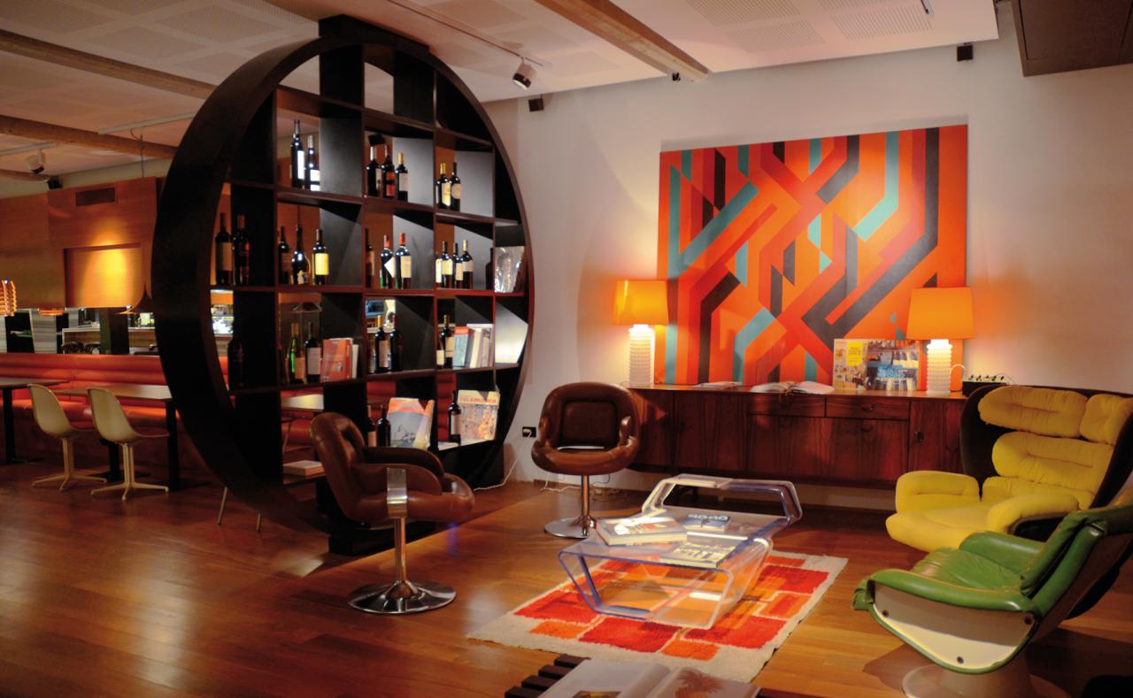 Retro Cool: 60s-Inspired Bedroom Design Elements