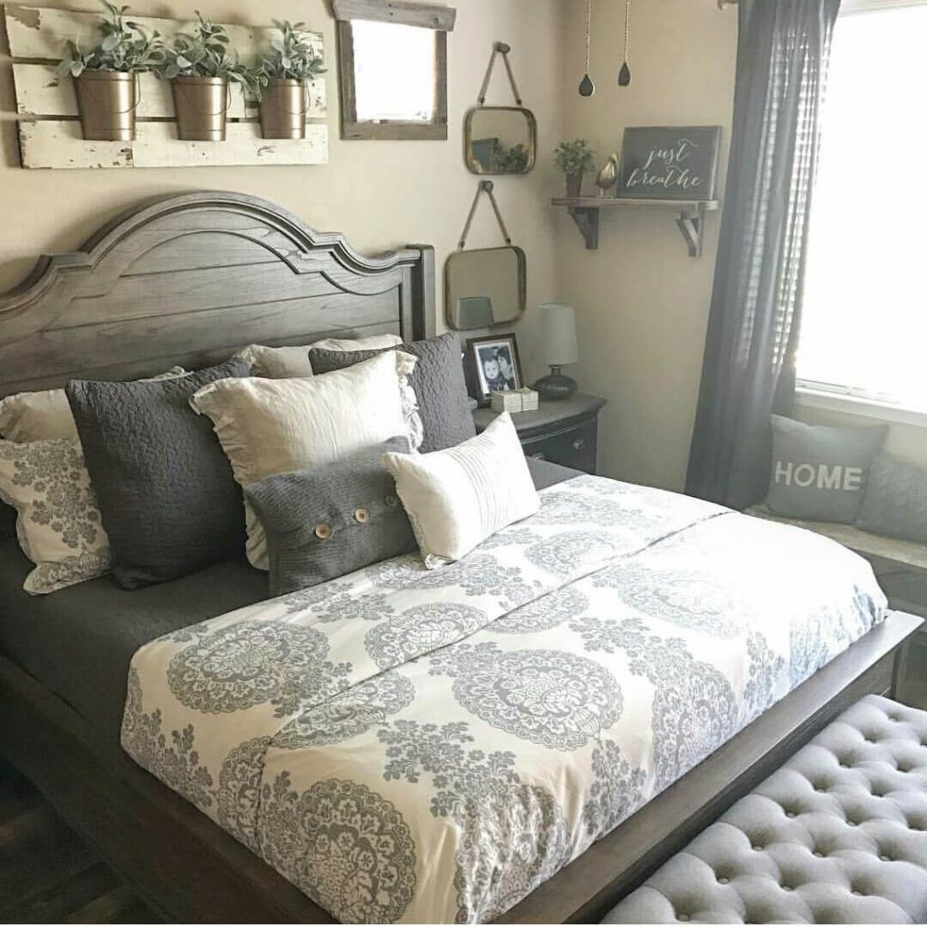 Farmhouse Charm: Rustic Country Bedroom Decor