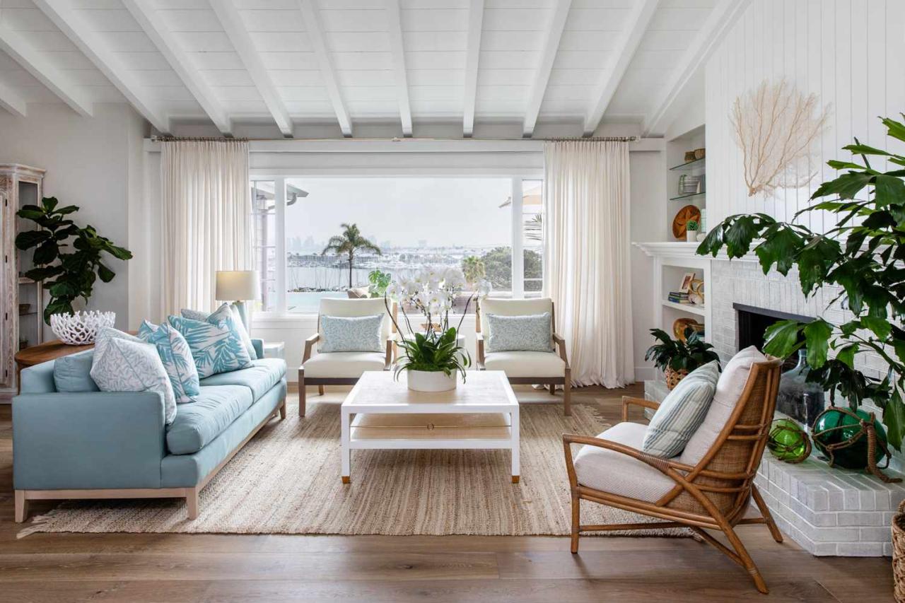 Coastal Chic: Stylish Beach House Living Room Design Ideas