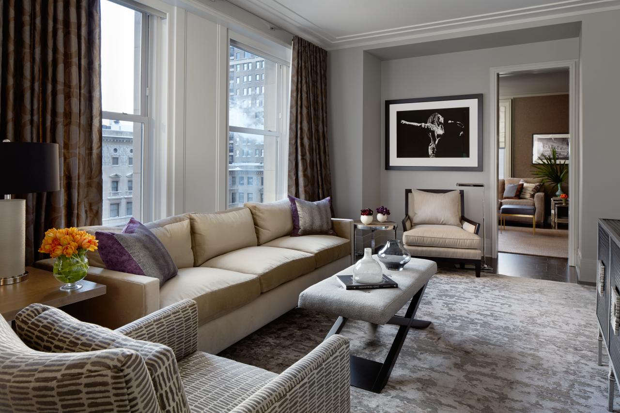 Urban Retreat: Metropolitan Living Room Design Ideas