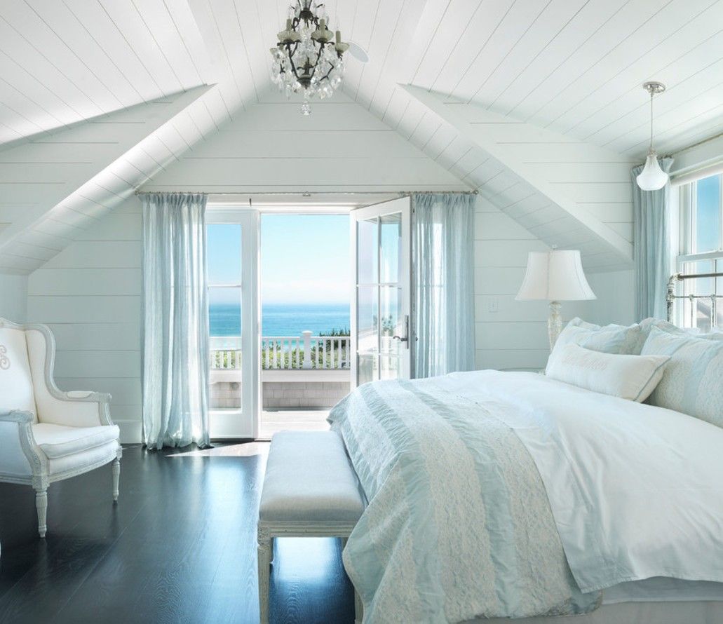 Coastal Luxe: Sophisticated Beach House Bedroom Design