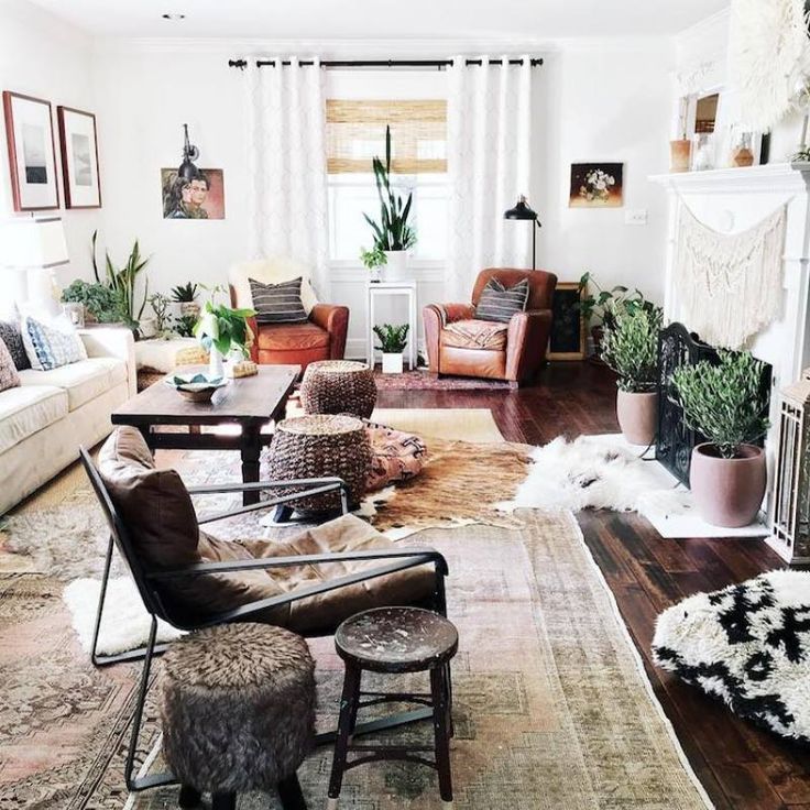 Urban Bohemian: Eclectic City Living Room Design Ideas