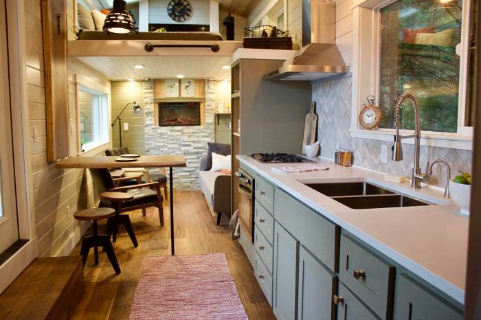 Small Space Solutions: Maximizing Style in Compact Homes